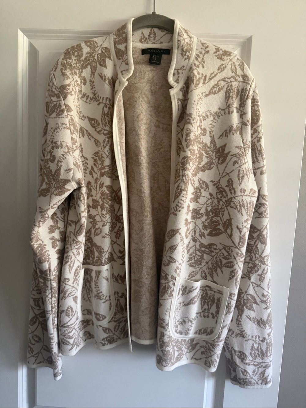 Tahari Cream & Tan Botanical Open-Front Cardigan